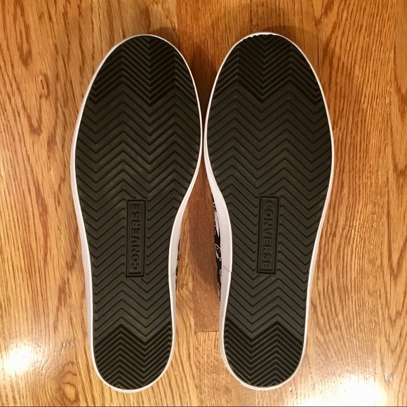 NWOT Converse Hello Kitty Womens Size 9 Black - Picture 6 of 6